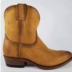 Frye Billy Short Western Boots Womens Leather
Cowboy Distressed Cognac Size 7.5